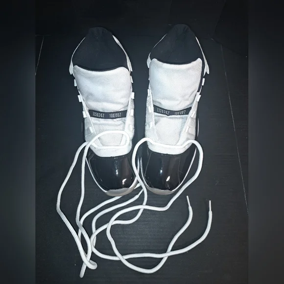 Jordan 11 Retro High Concord Men's Sneakers Size 13.